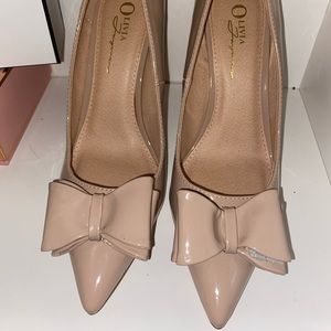 Nude Bow Pumps